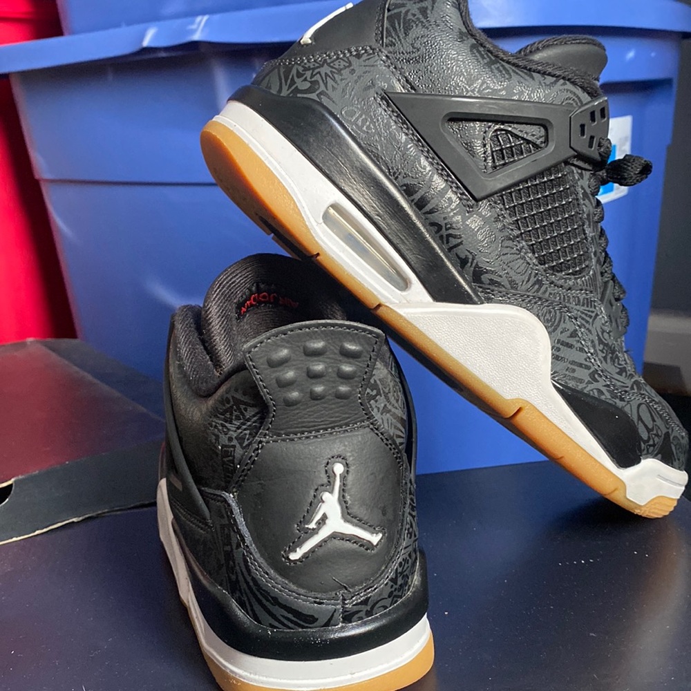 Absolutely love 4s can’t go wrong with them especially black.